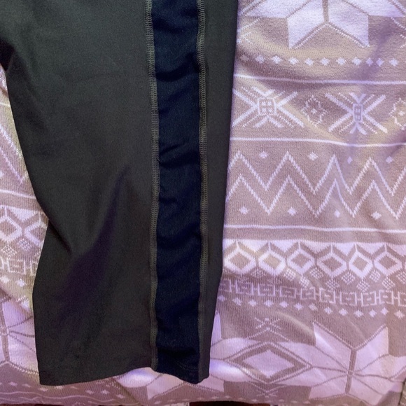 Green Nike Capri Leggings - Picture 4 of 5